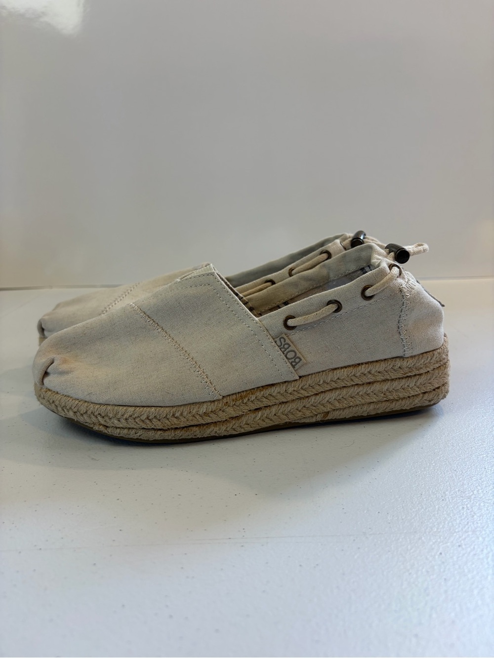 Skechers Bobs Highlights High Jinx Slip On Shoes Comfort Espadrille Beige 6.5 - Picture 2 of 10
